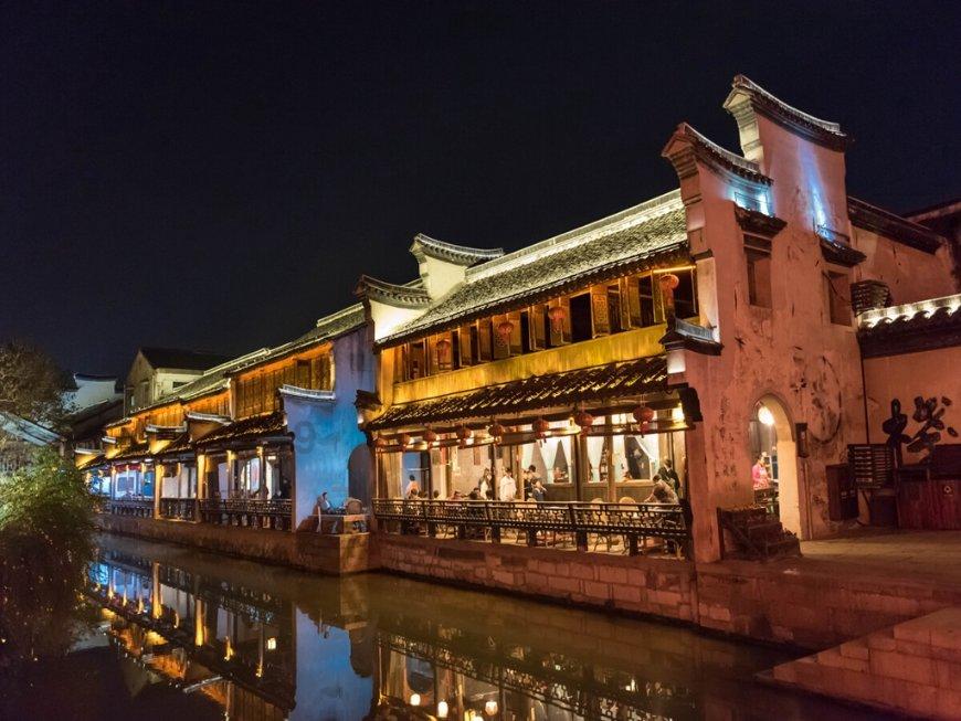 滚动的奶酪